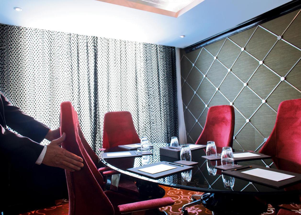 Sofitel Mumbai Bkc Bombaim Exterior foto The boardroom of the 1001 Nights