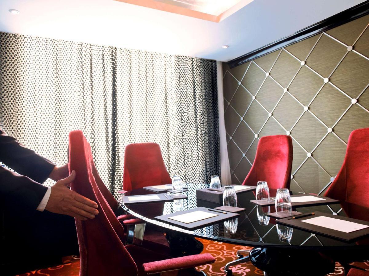Sofitel Mumbai Bkc Bombaim Exterior foto